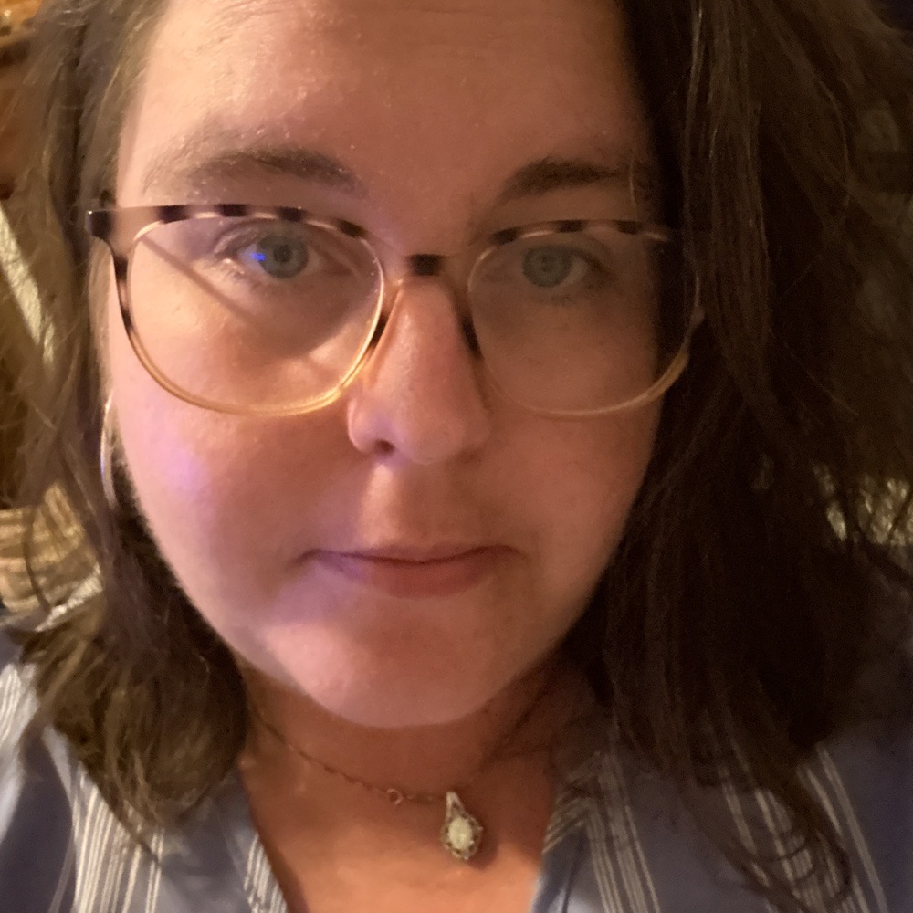 Meet your Posher, Cassandra